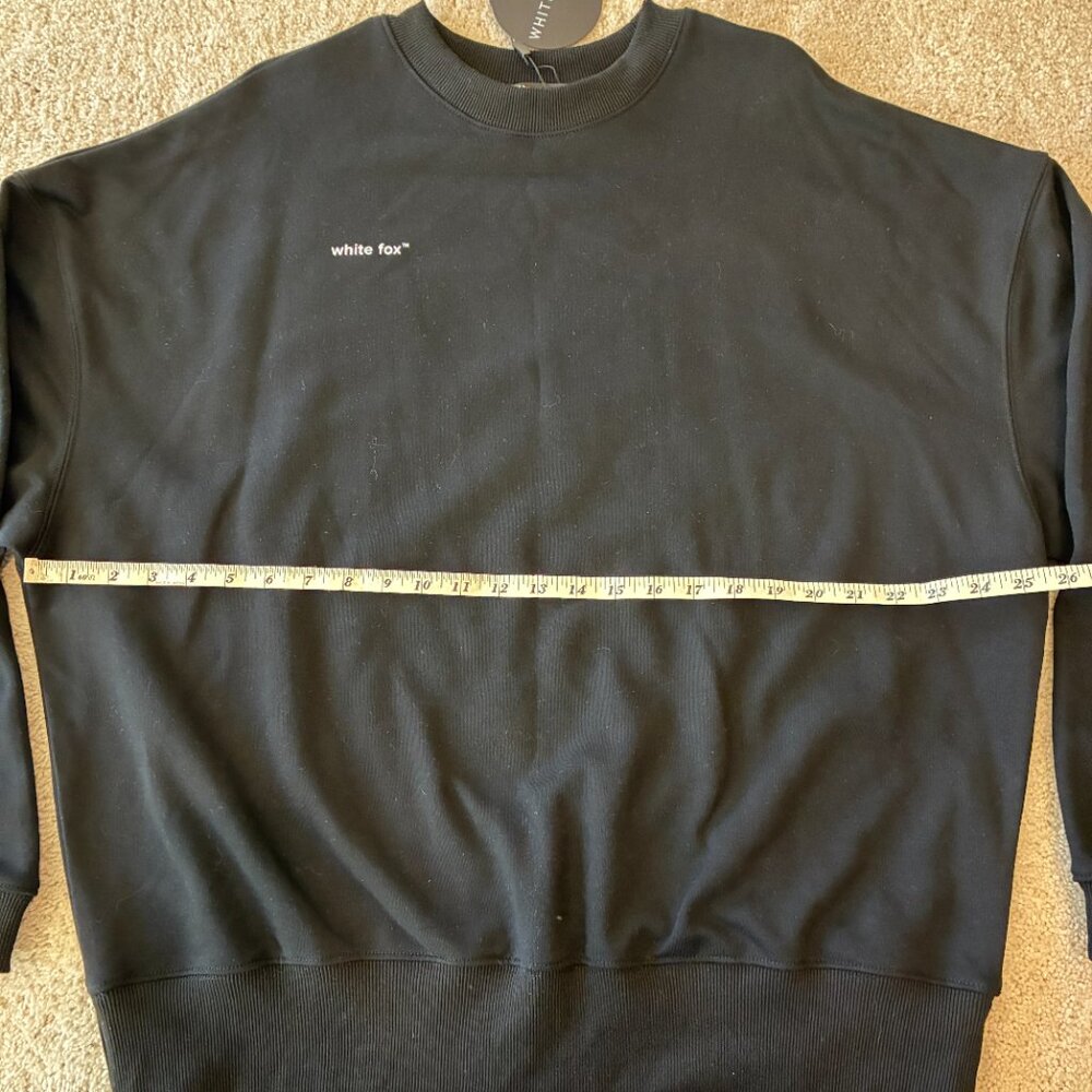 NWT Own The Moment Sweater White Fox Black - Picture 8 of 10